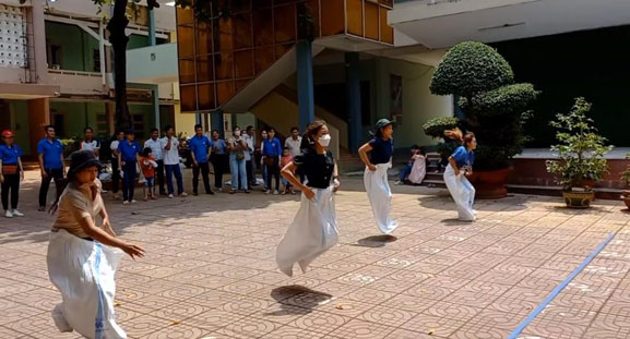 Description: http://trungcapdaklak.edu.vn/upload/DoanThe2023/DoanTN20023/h7.jpg