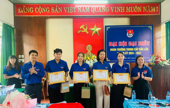 Description: http://trungcapdaklak.edu.vn/upload/Nam%202024/DaiHoiDoan_2024-2027/h5.jpg